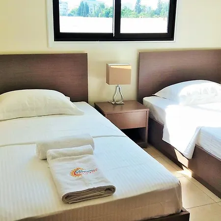 Apartman 202 Mandritis Court *